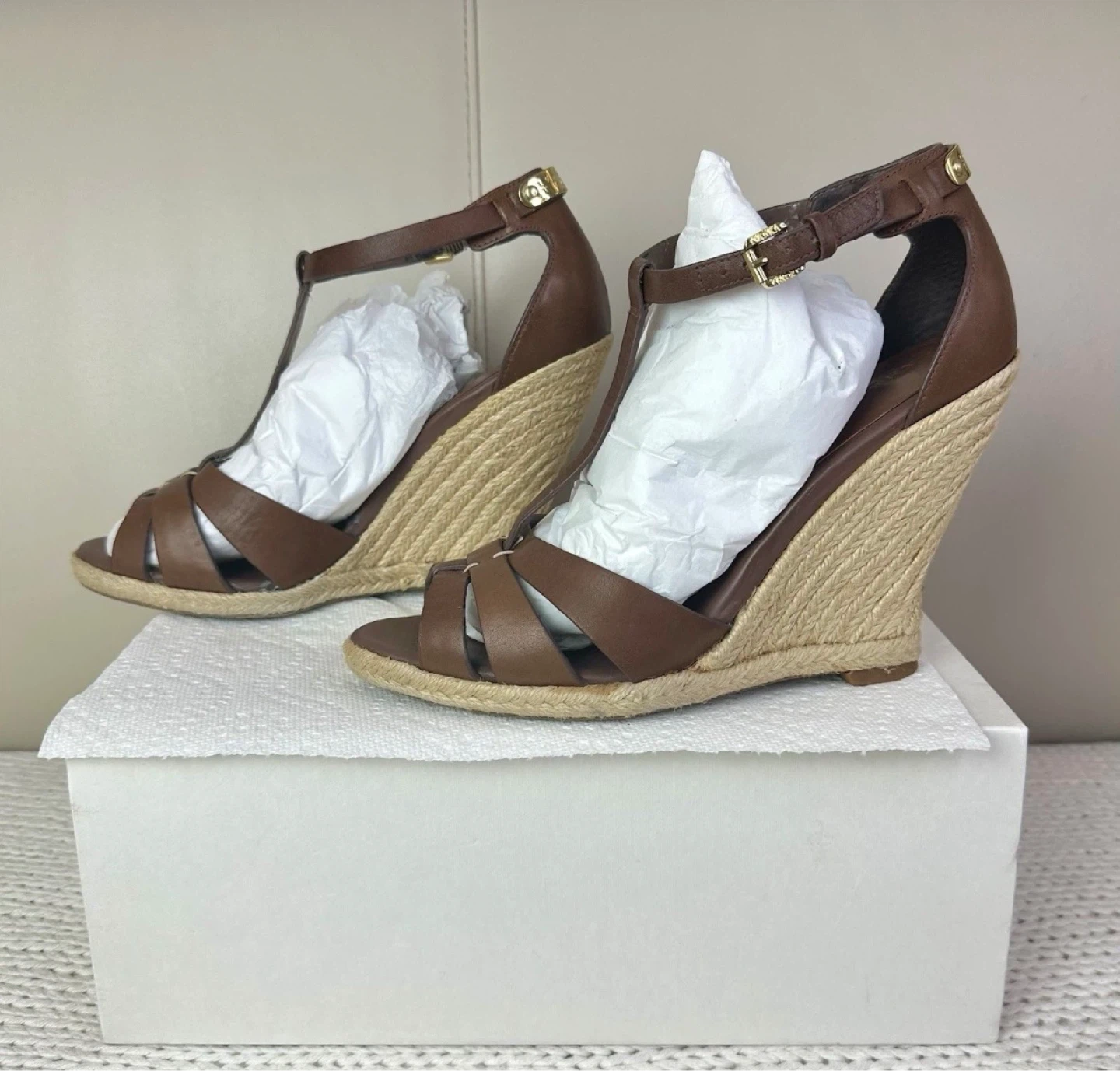 🌱 Ivanka Trump Itetta Strappy Wedge Heels w/ Buckle 7.5 M - photo 5