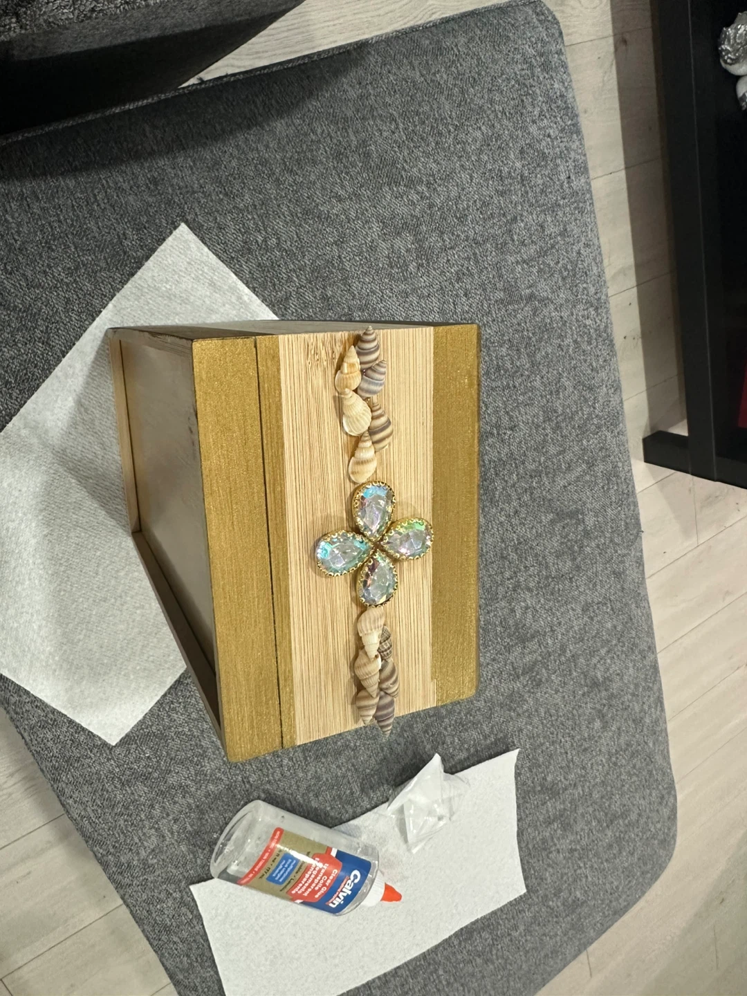 Gold & Bamboo Tissue Box Cover with Seashells - photo 4