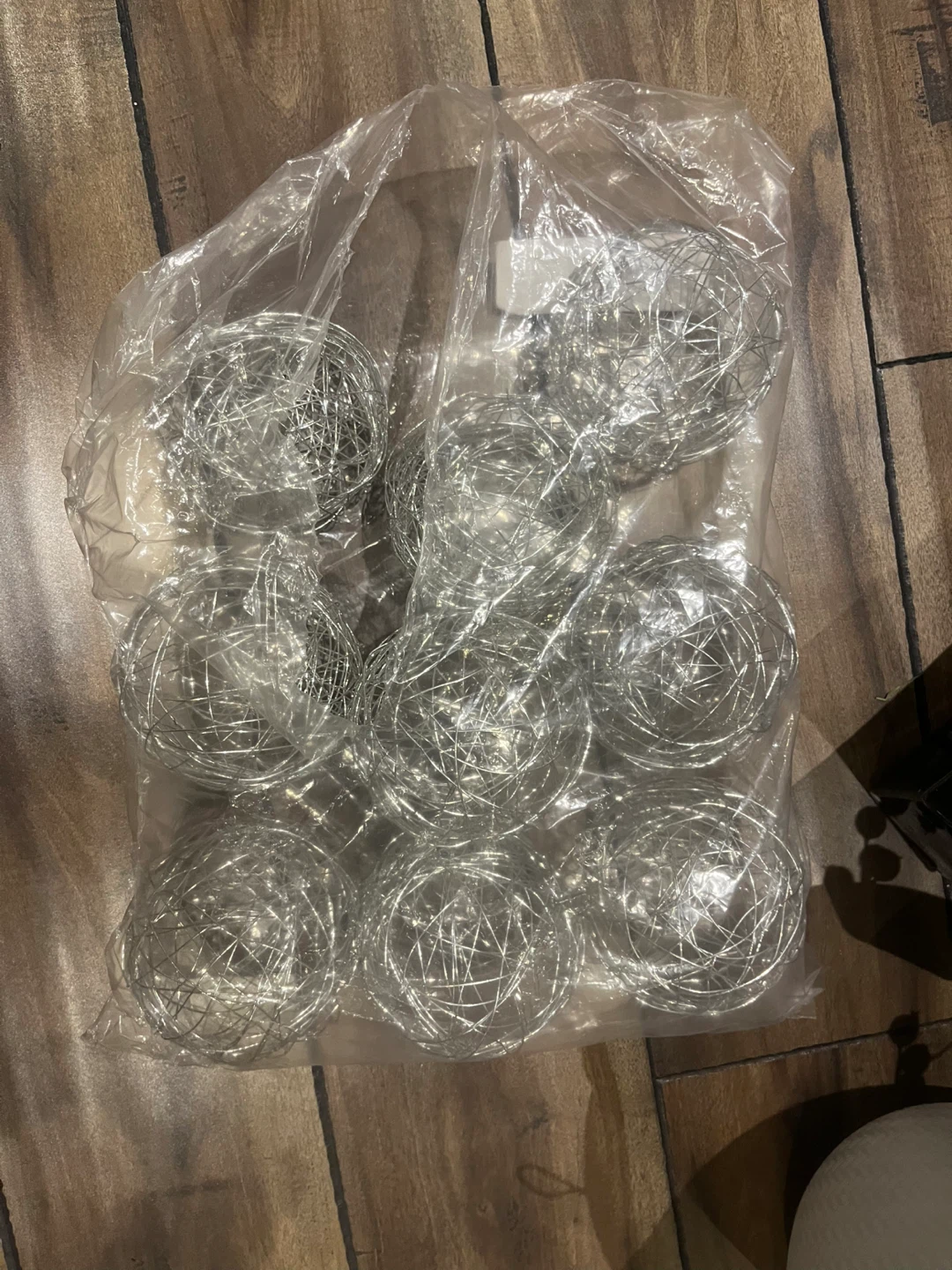 Brand new decorative 4” wire balls - photo 3