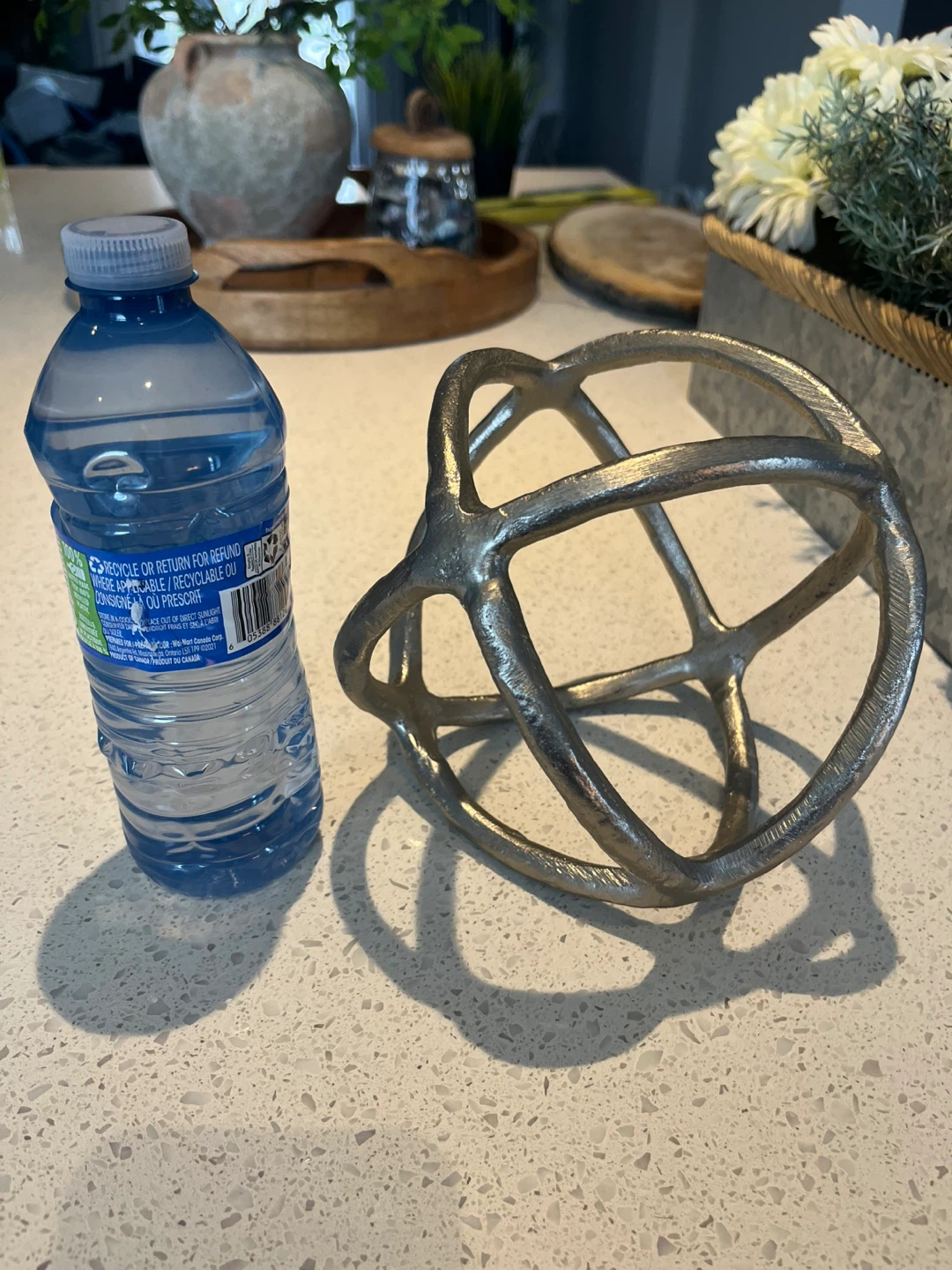 Heavy metal sphere for decor or plant pots