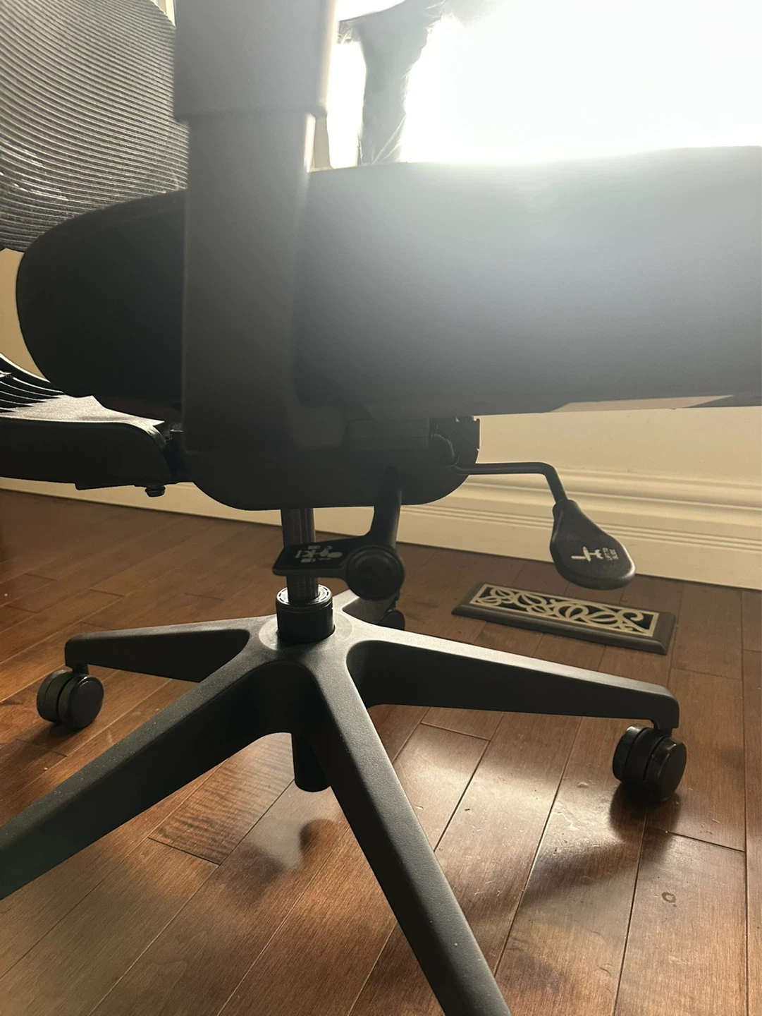 FlexiSpot Ergonomic Office Chair- C7- New - photo 4