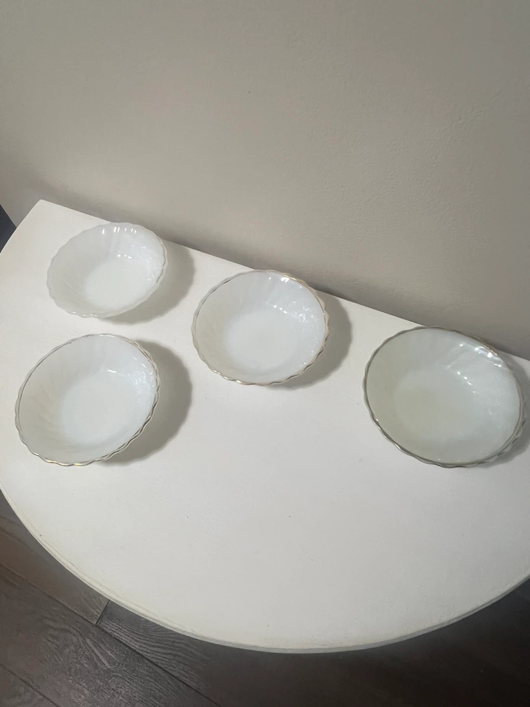 Set of 4 Anchor Hocking White Milk Glass Bowls