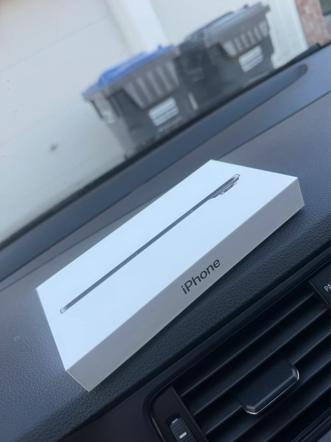 Apple iPhone Box - photo 2