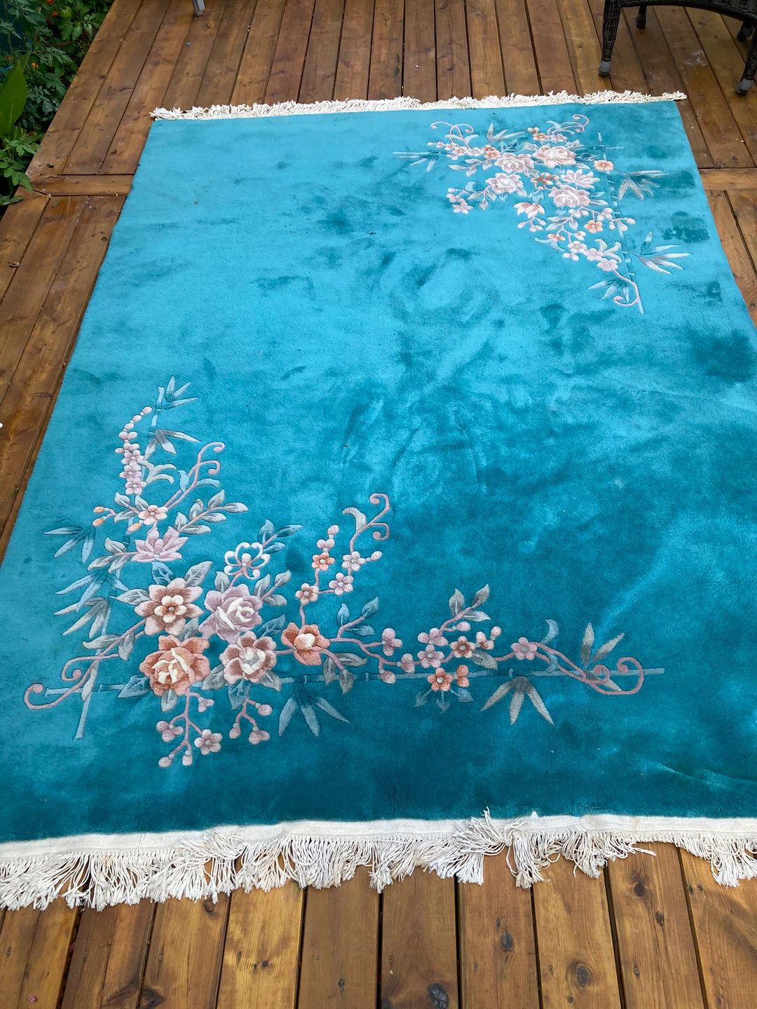 Teal Area Rug with Floral Design 7 x 9 feet