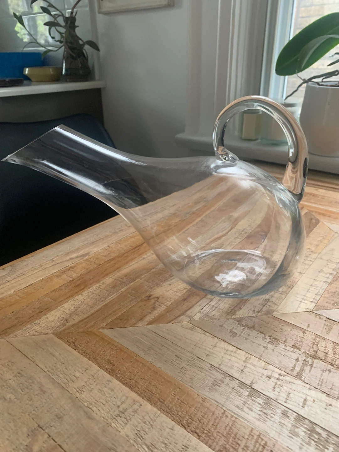 Clear Glass Wine Decanter with Handle