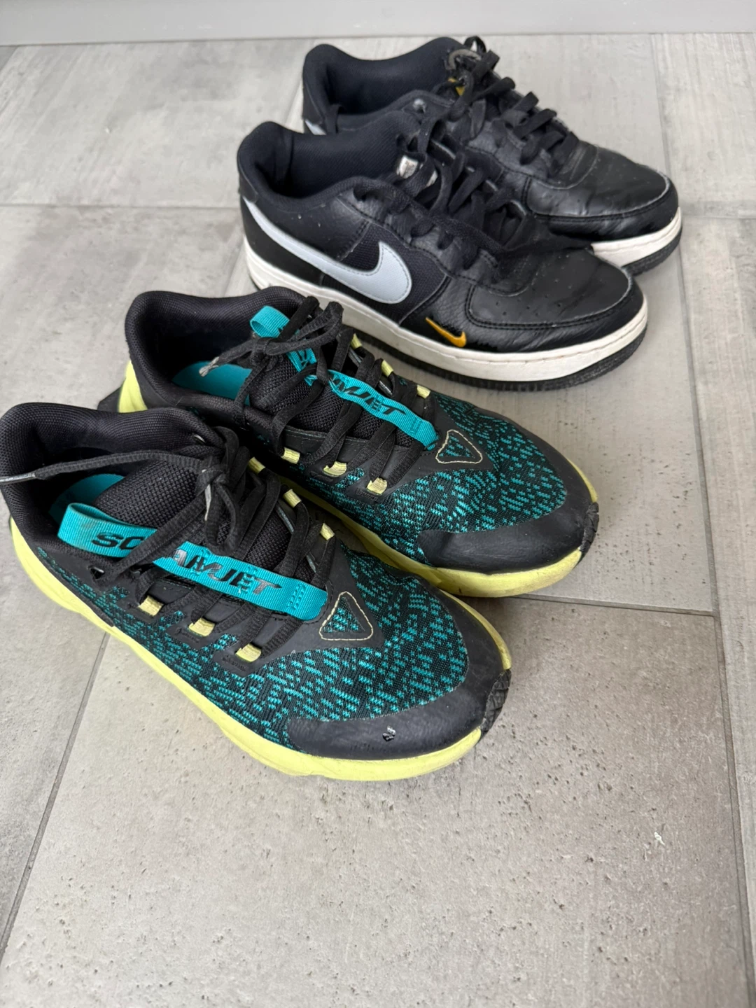 Kids sneakers