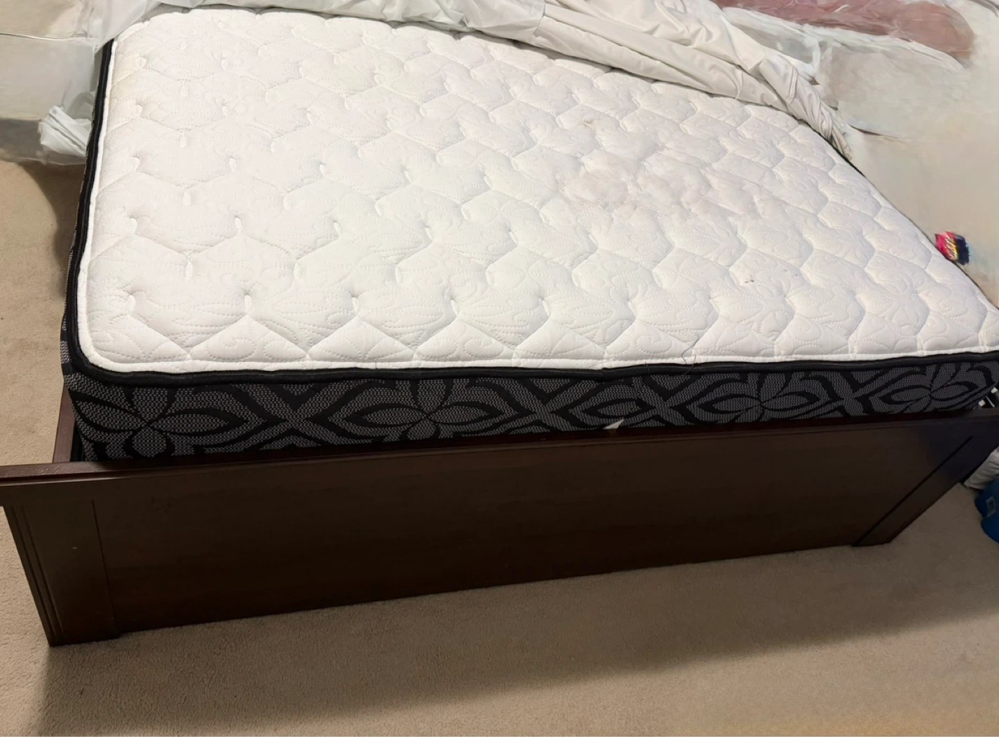 Queen size mattress with bed frame - photo 4
