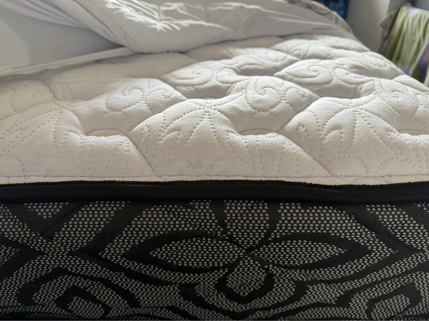 Queen size mattress with bed frame - photo 5