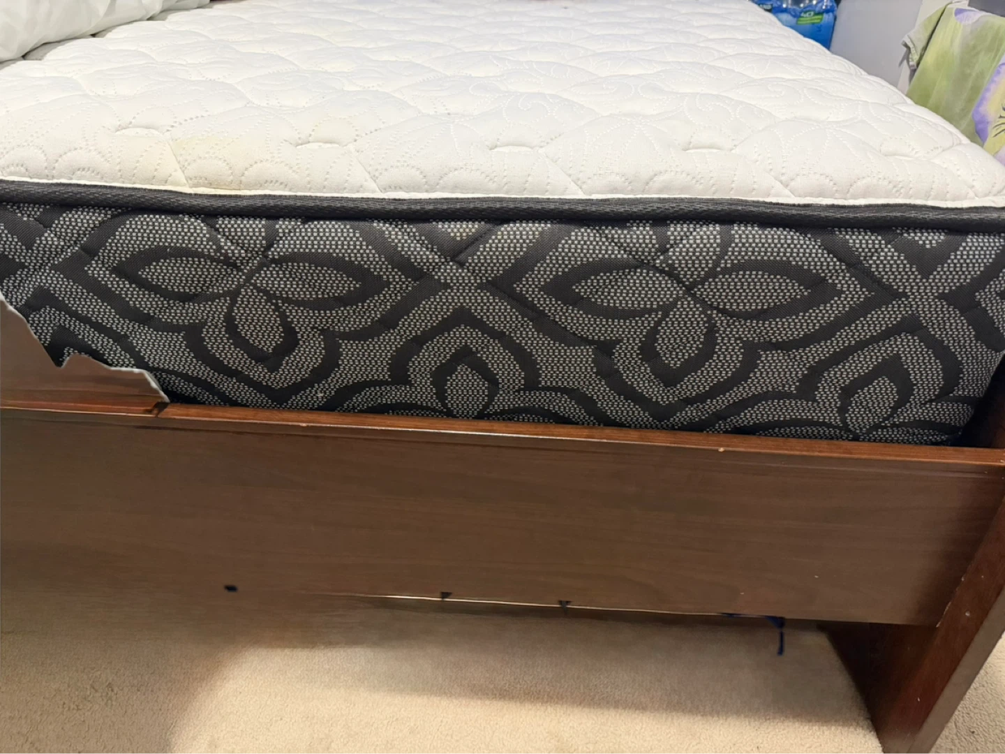Queen size mattress with bed frame - photo 3