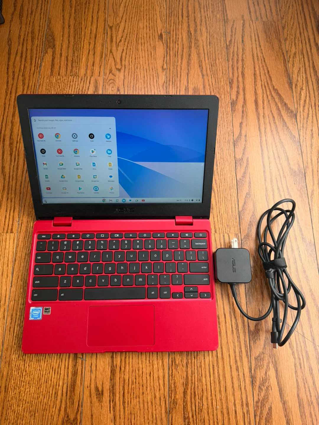 ASUS Chromebook 11.6" 4GB RAM 32GB Storage - Red - photo 2