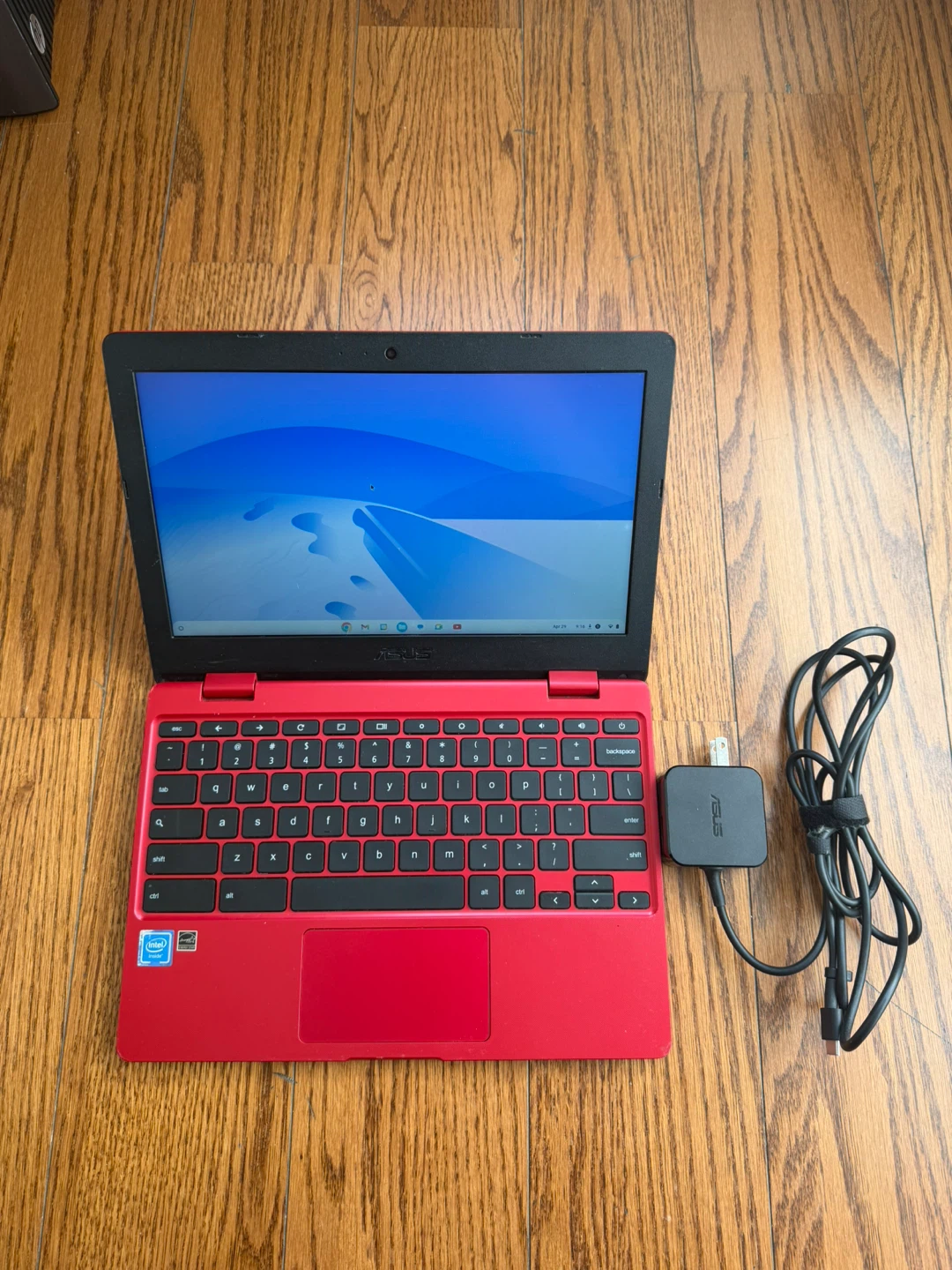 ASUS Chromebook 11.6" 4GB RAM 32GB Storage - Red