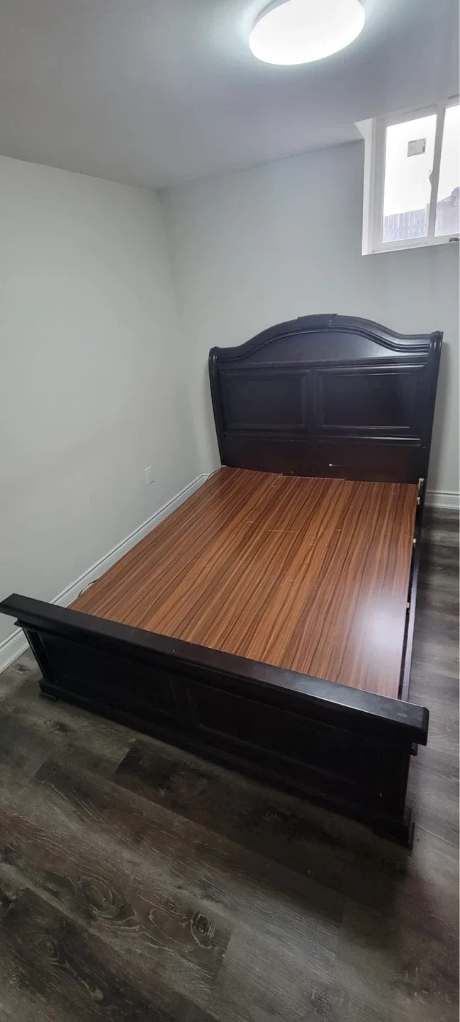 Dark Wood Bed Frame Queen size - photo 2
