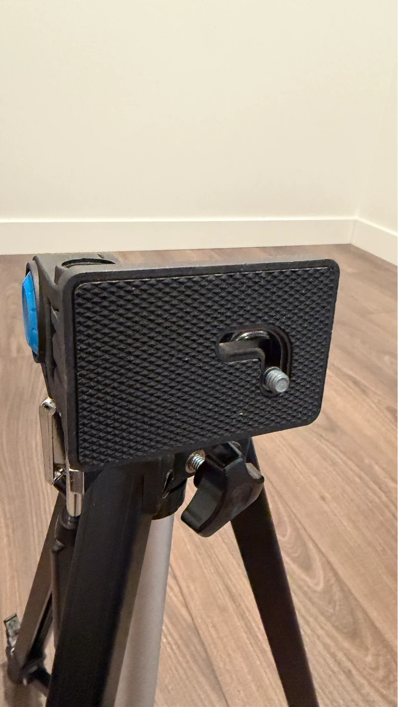 Camera Tripod with Quick Release Plate - photo 2