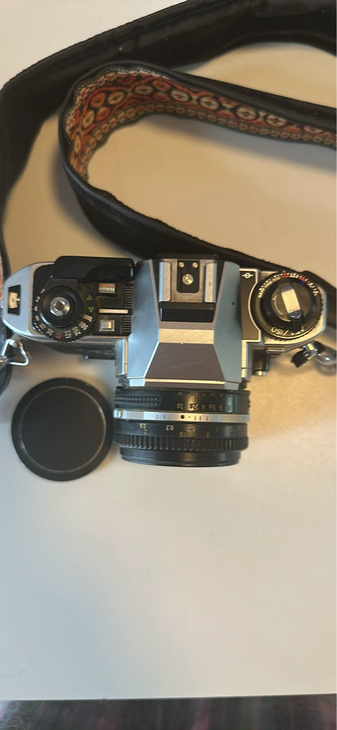 Nikon FG-20 35mm SLR Film Camera with Nikkor 50mm f/1.8 Lens - photo 2