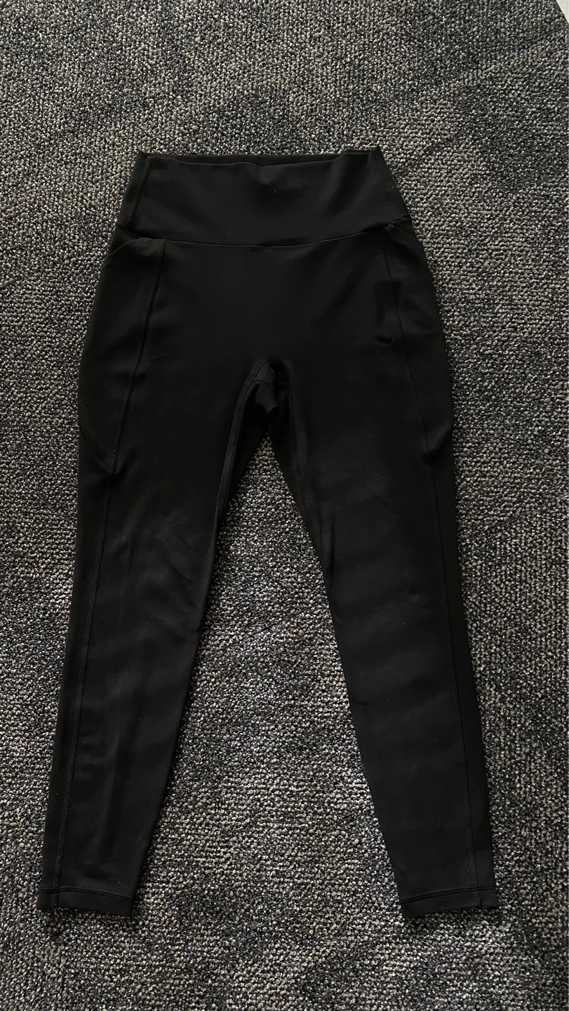 Uniqlo Black Active Leggings Size M