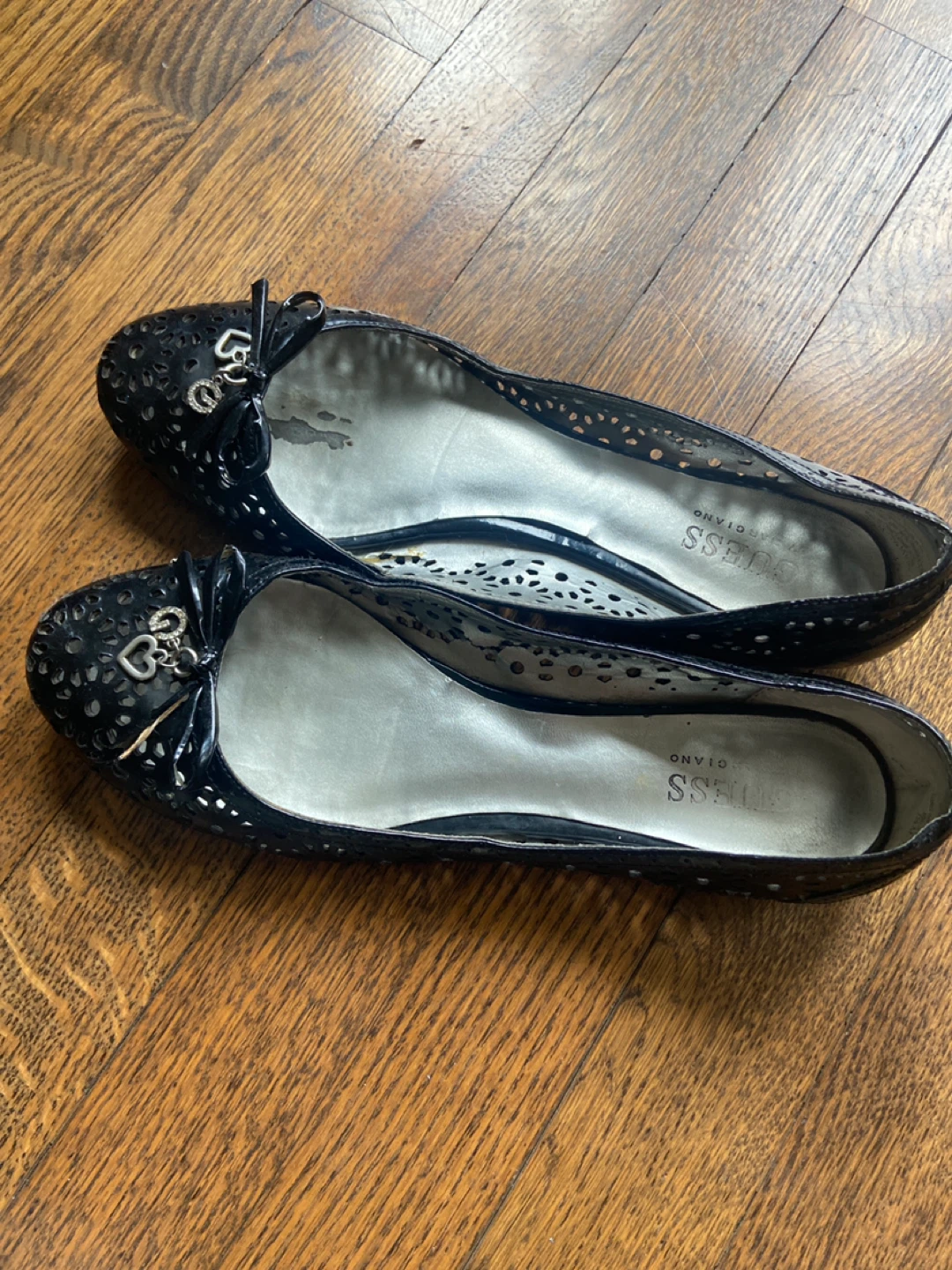 Guess Black Ballet Flats with Bows and Charms - photo 3