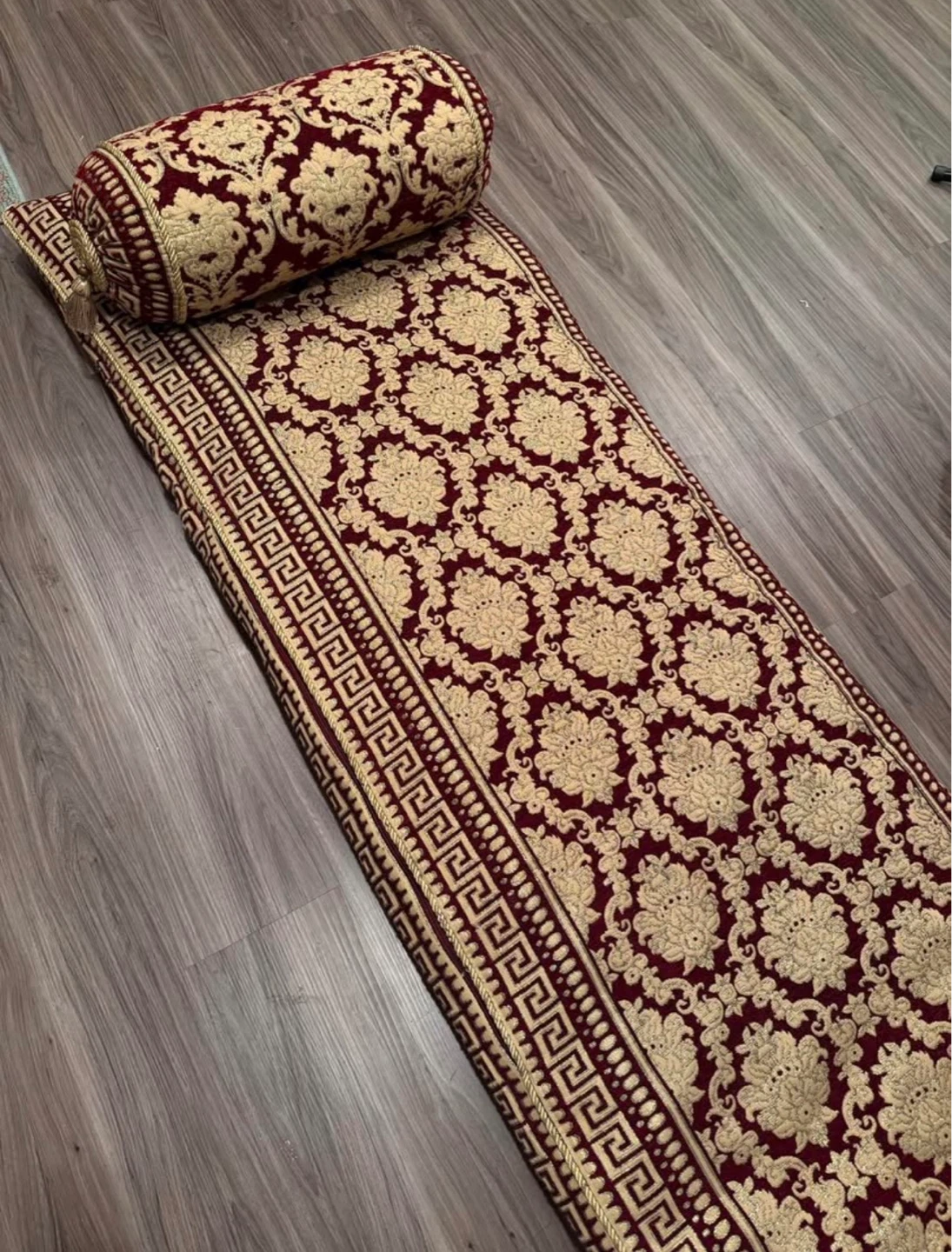 Traditional floor mattress with pillow