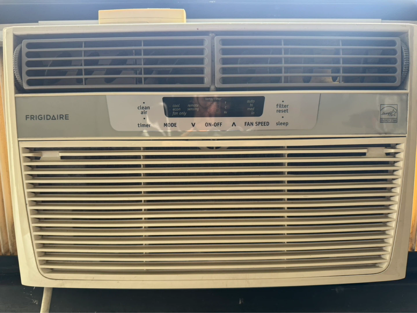 Frigidaire Window Air Conditioner - photo 2