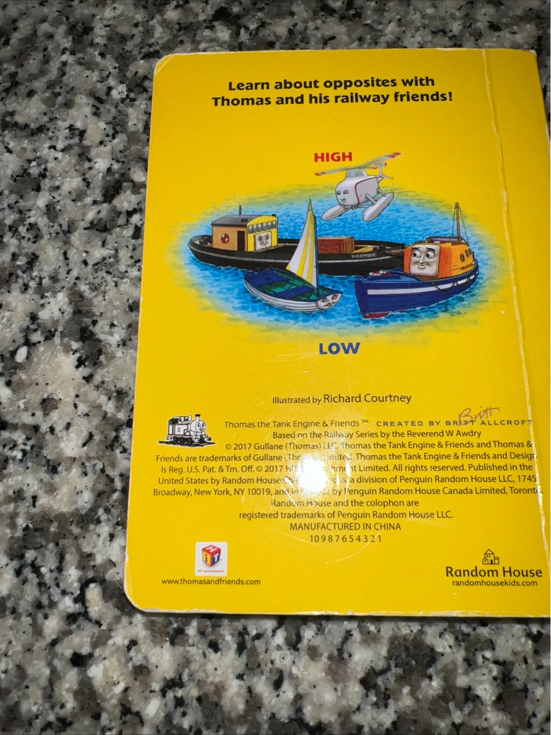 Thomas & Friends Opposites Board Book - photo 2