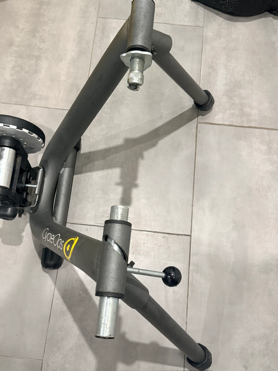CycleOps Bike Trainer - photo 2