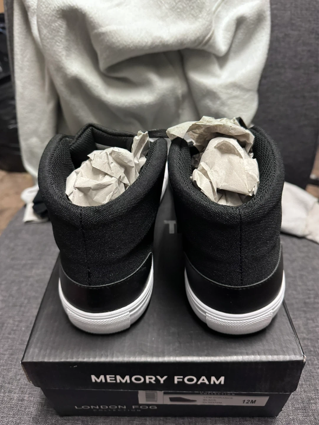 London Fog Black High-Top Sneakers - Size 12 - photo 4