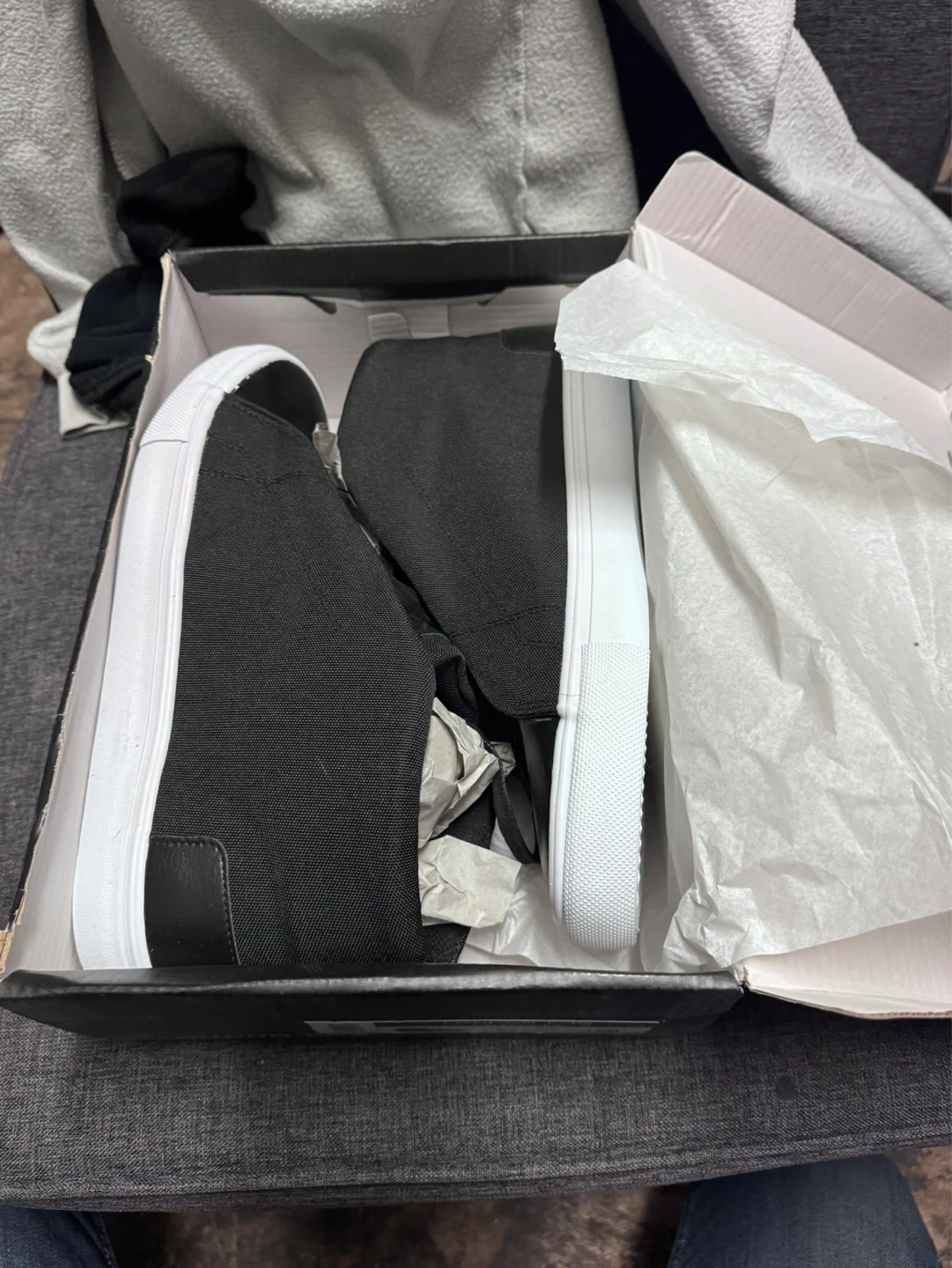 London Fog Black High-Top Sneakers - Size 12 - photo 2