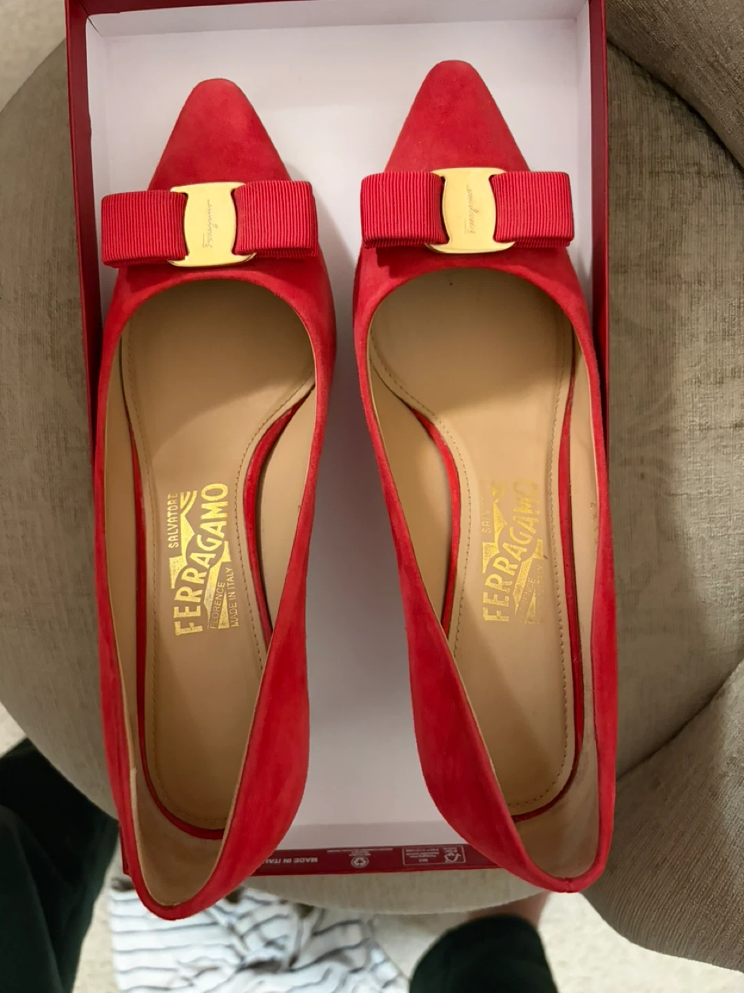 Salvatore Ferragamo Red Suede Vara Bow Pumps - photo 3