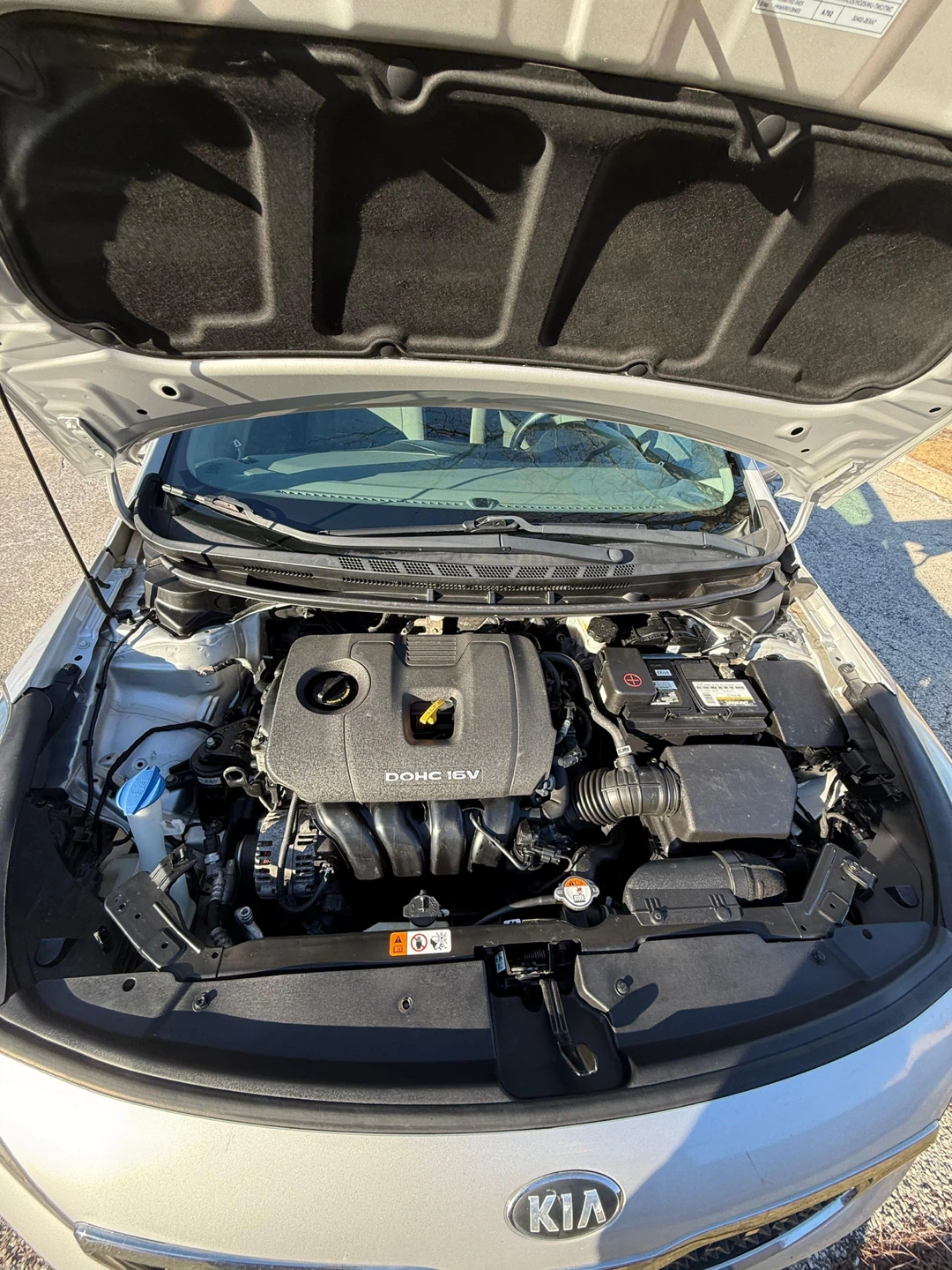 Silver Kia Forte Sedan 2017 100000 miles - photo 4
