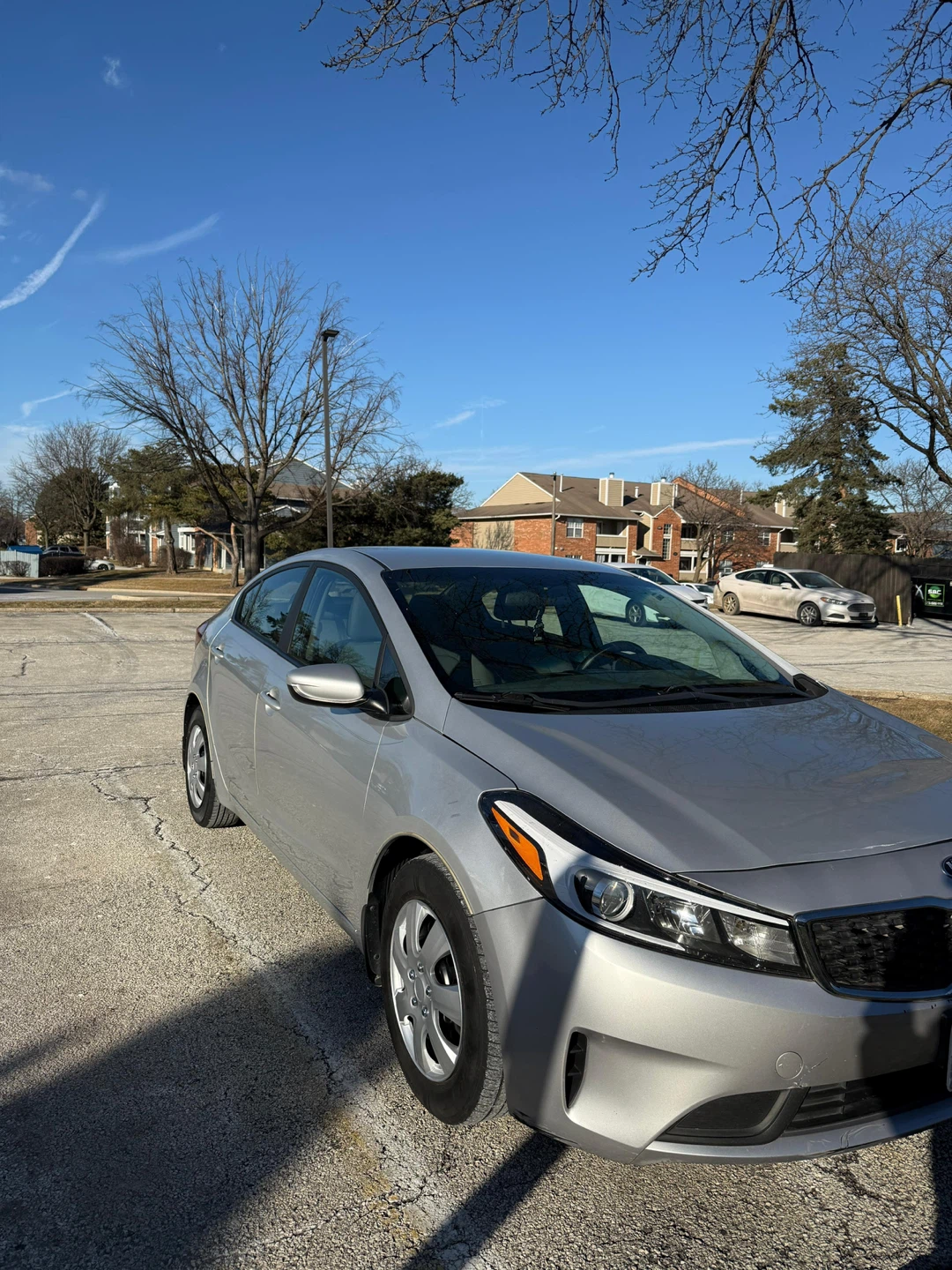 Silver Kia Forte Sedan 2017 100000 miles - photo 3