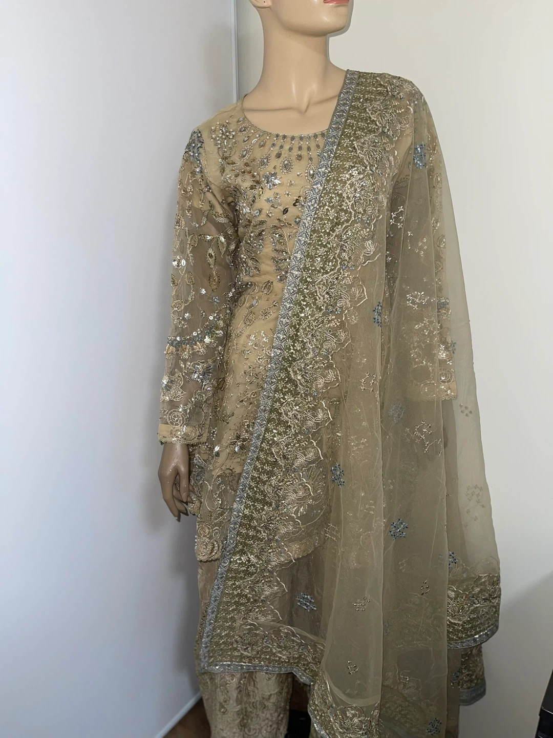 EVERYTHING MUST GO SALE!! Pakistani Indian outfits dresses - photo 2