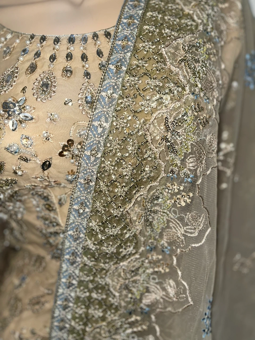 EVERYTHING MUST GO SALE!! Pakistani Indian outfits dresses - photo 4