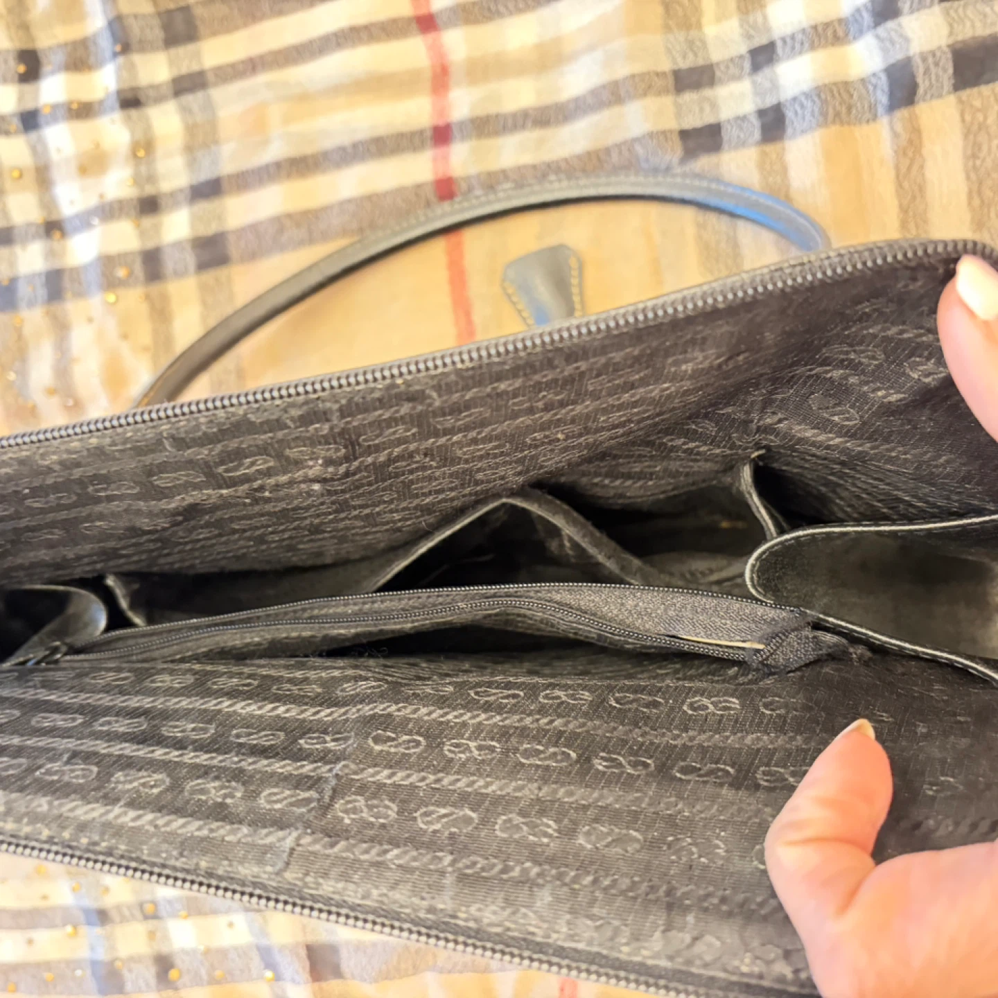 Prada Black Leather Shoulder Bag - photo 2