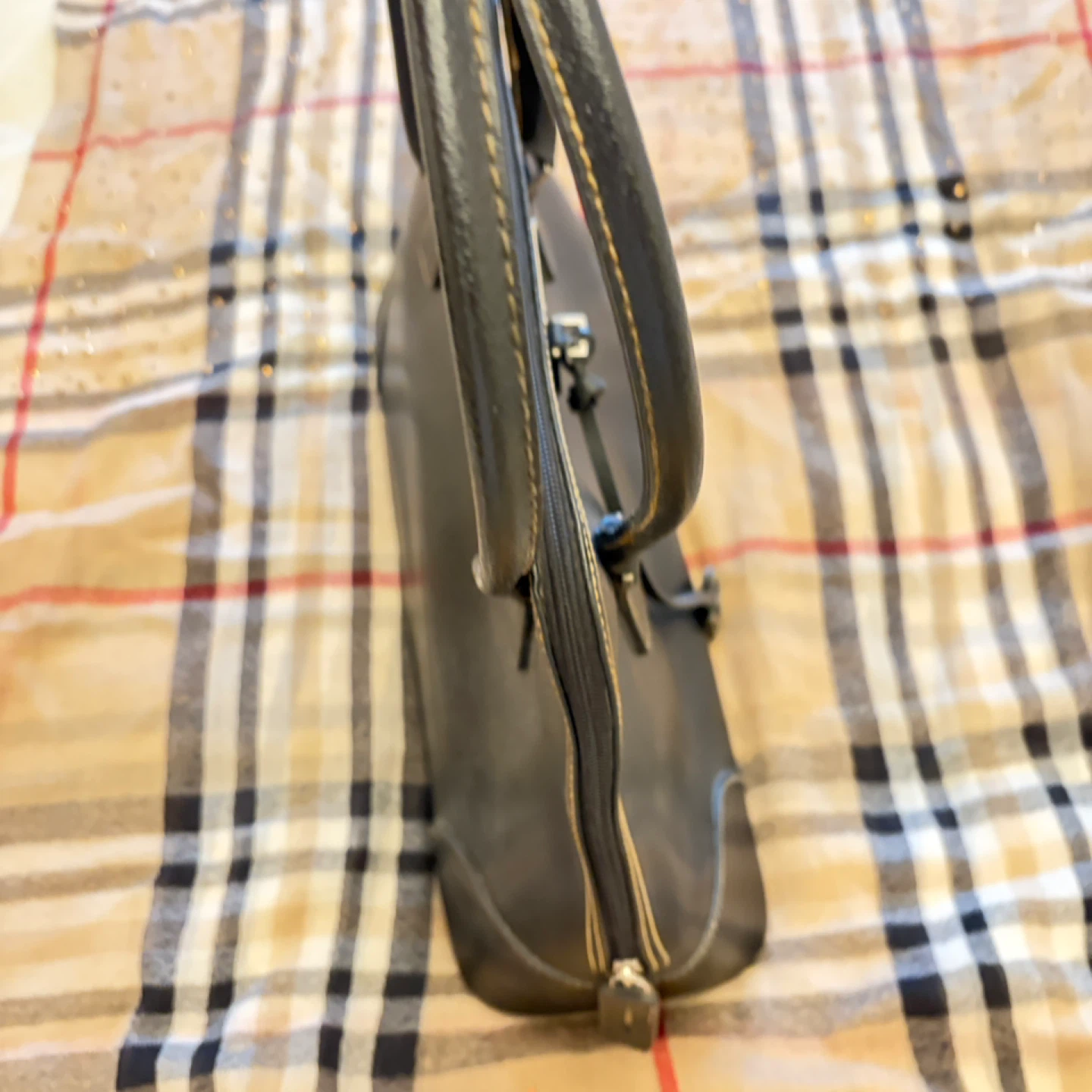 Prada Black Leather Shoulder Bag - photo 4
