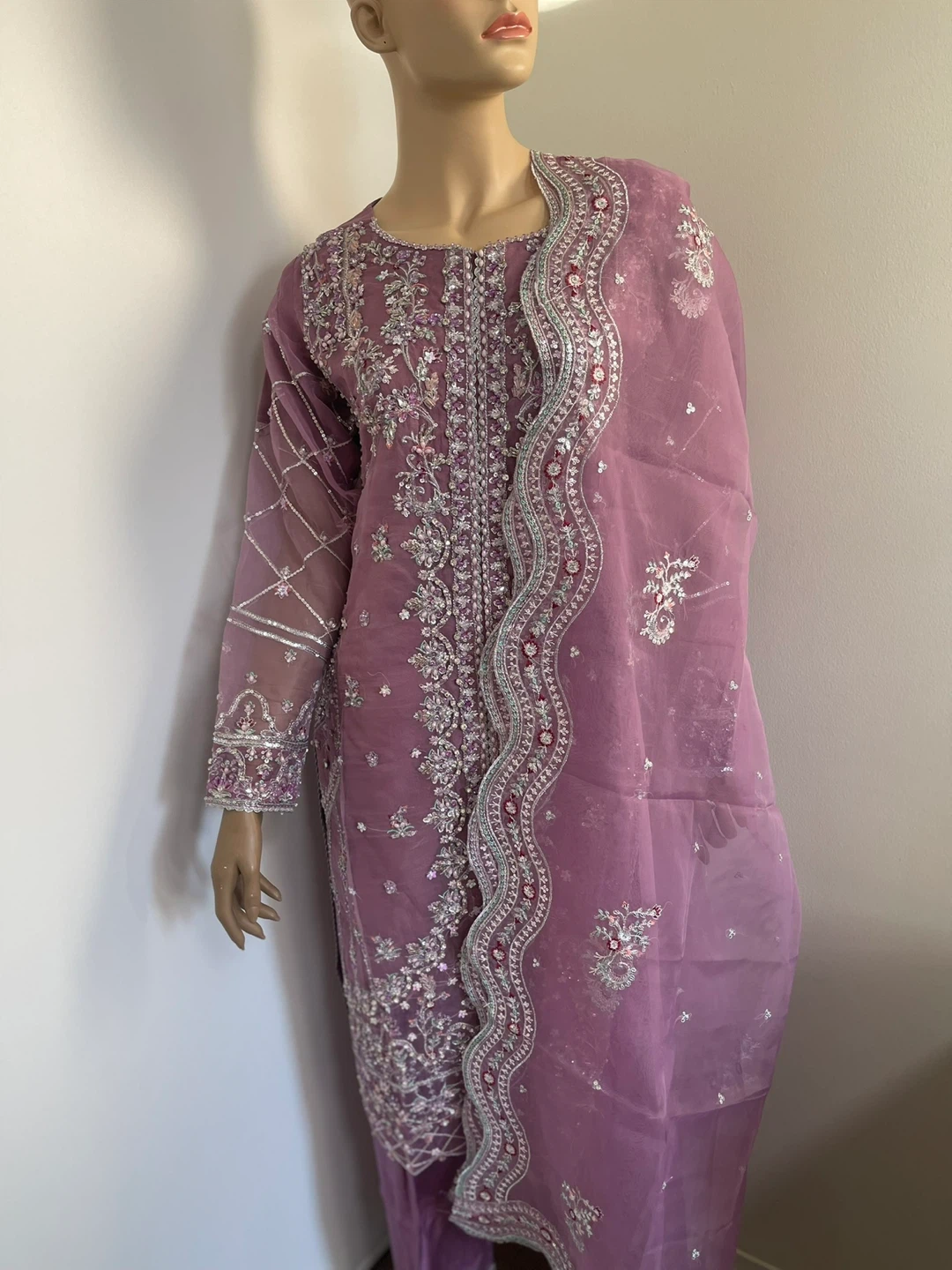 EVERYTHING MUST GO SALE!! PAKISTANI INDIAN DRESSES - photo 4