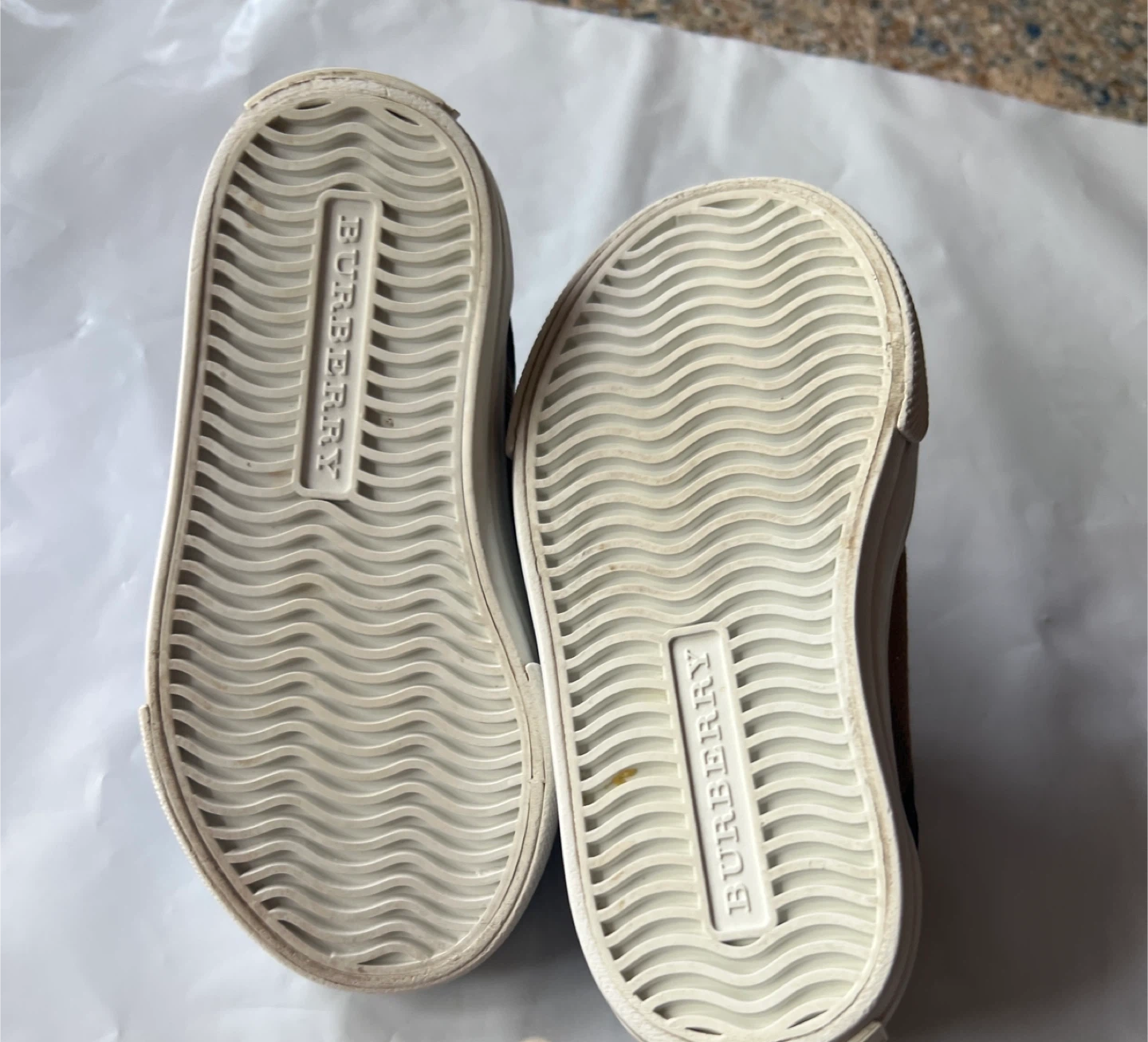 Original & authentic Burberry Kids Blue Plaid Velcro Sneakers - photo 5