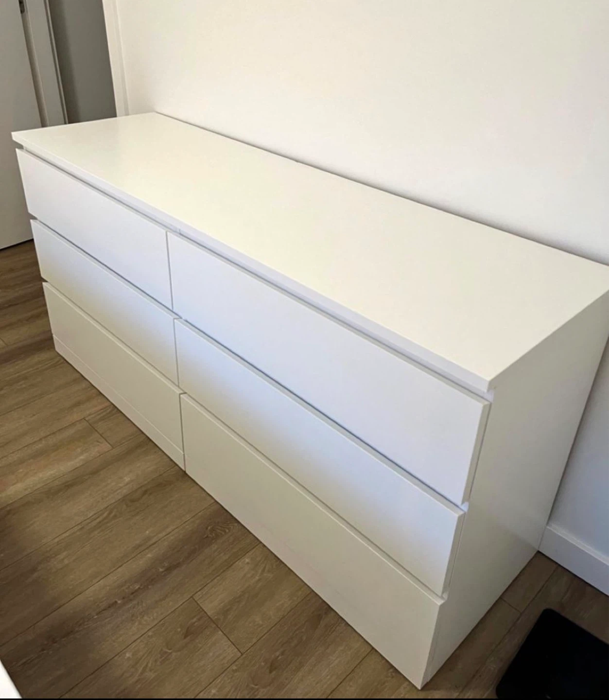 Like new ikea white 6 drawers *Free delivery