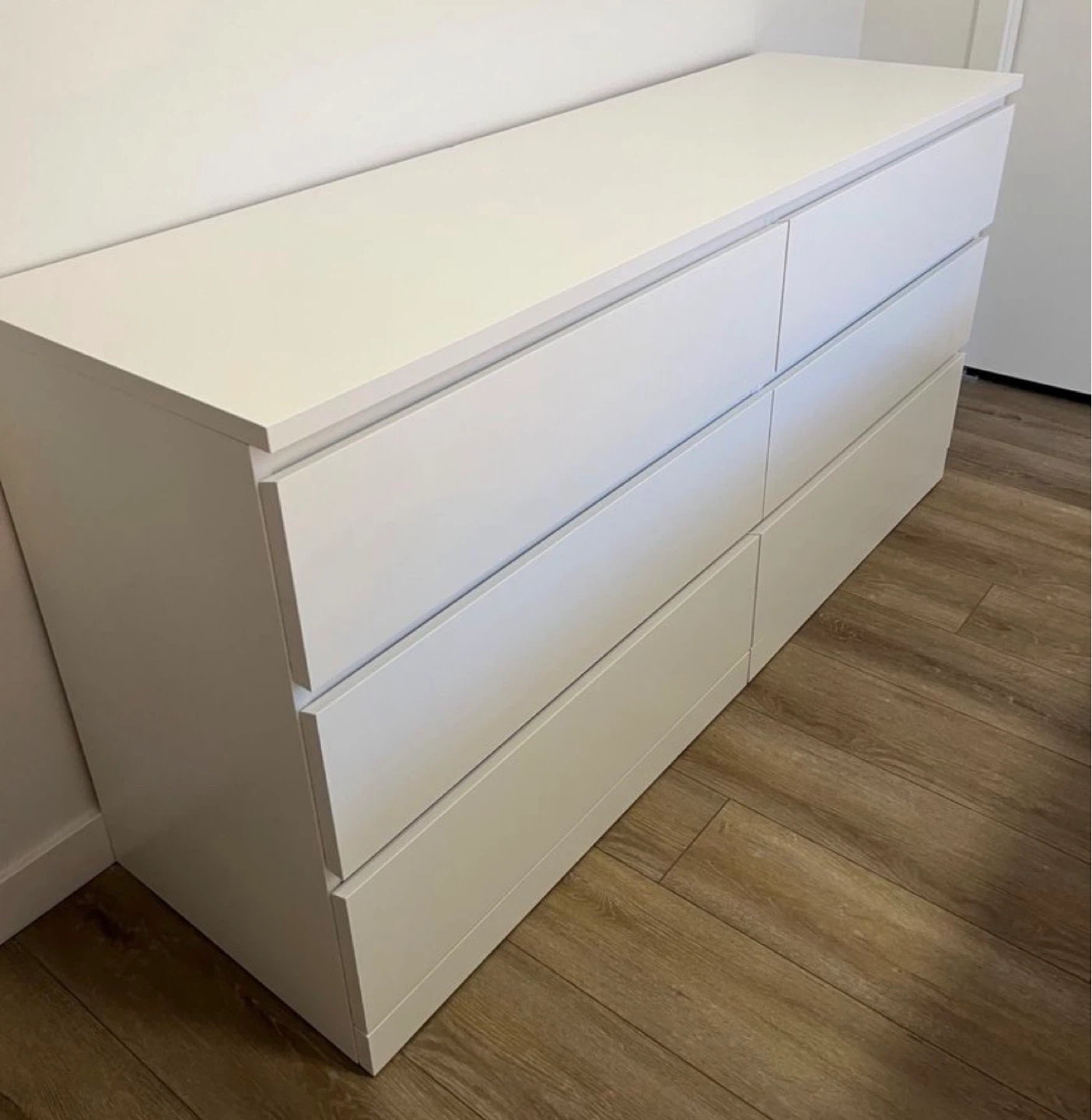 Like new ikea white 6 drawers *Free delivery - photo 3