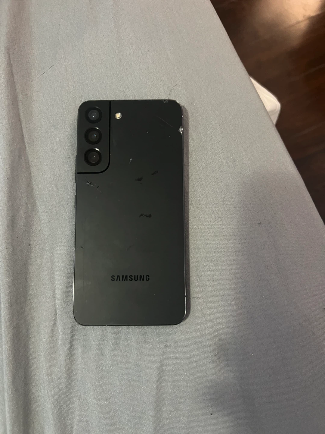 Samsung Galaxy S22 Smartphone