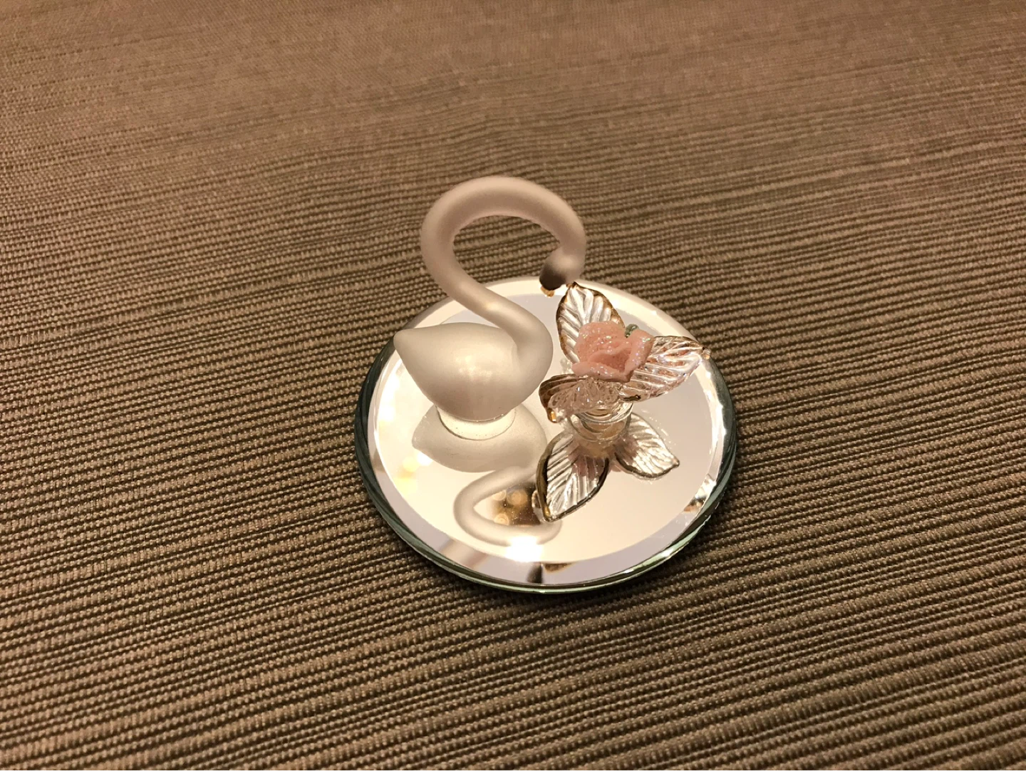 VINTAGE Glass Baron Swan with Rose Figurine - photo 2