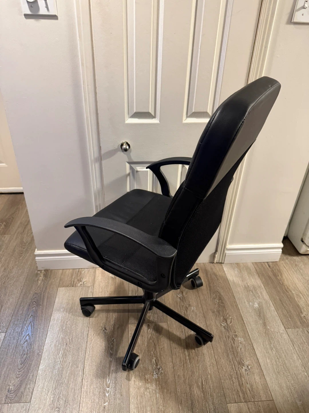 Black Office Chair - photo 3