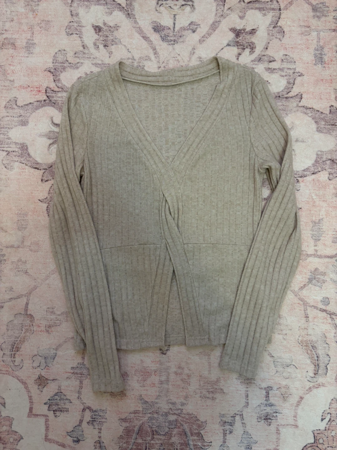 Greige V-Neck Long Sleeve Top - M