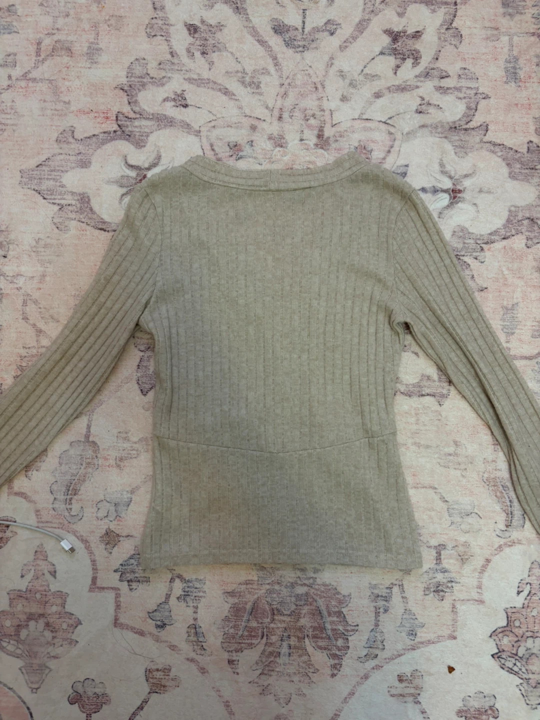Greige V-Neck Long Sleeve Top - M - photo 3