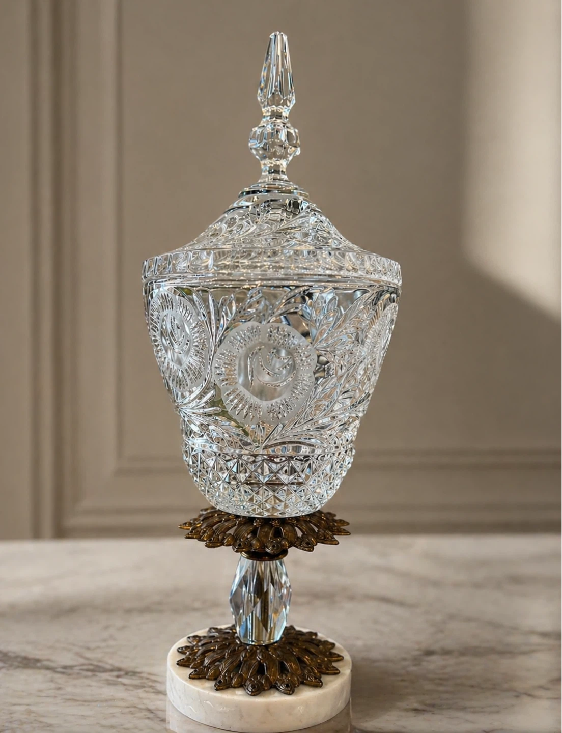 💎 Elegant Crystal Statement Piece – Luxury Home Decor