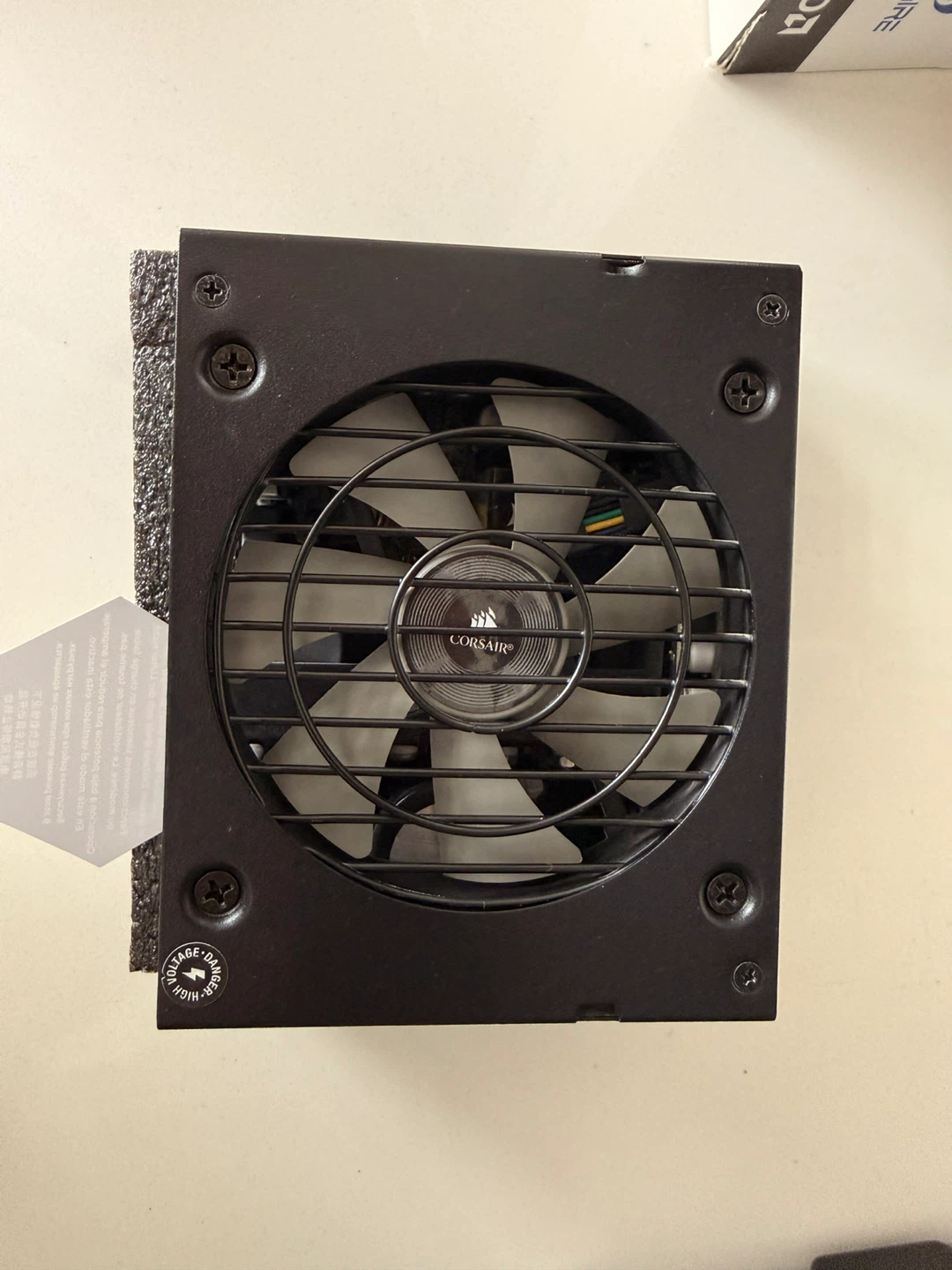 Corsair SF750 80+ platinum - photo 4