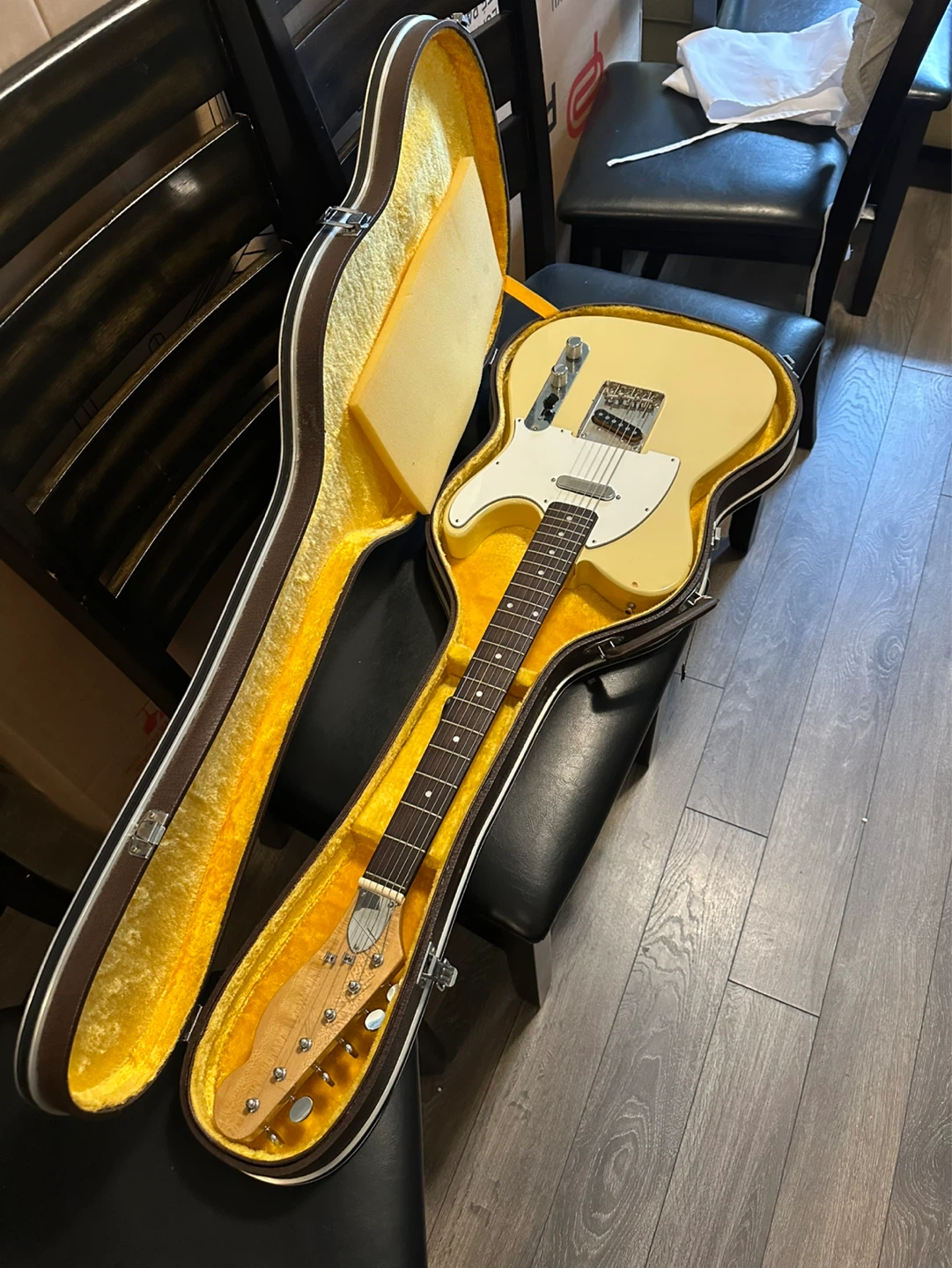 Electric Guitar with Hard Case - photo 2