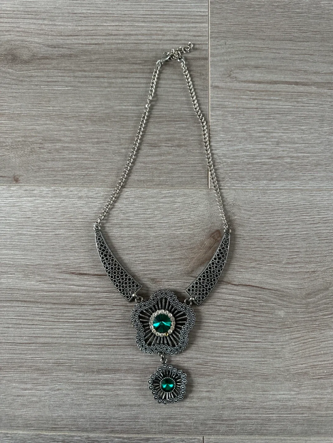 Silver Tone Necklace with Green Jewel Pendant