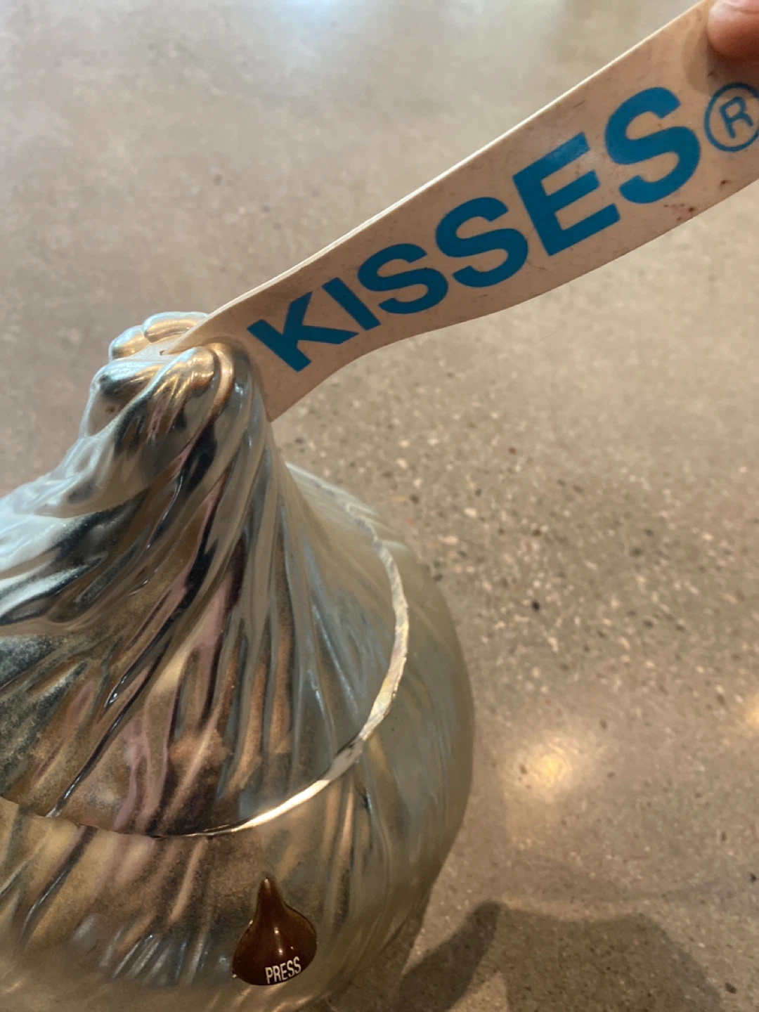 Hershey's Kisses Silver Musical Candy Dispenser - photo 2