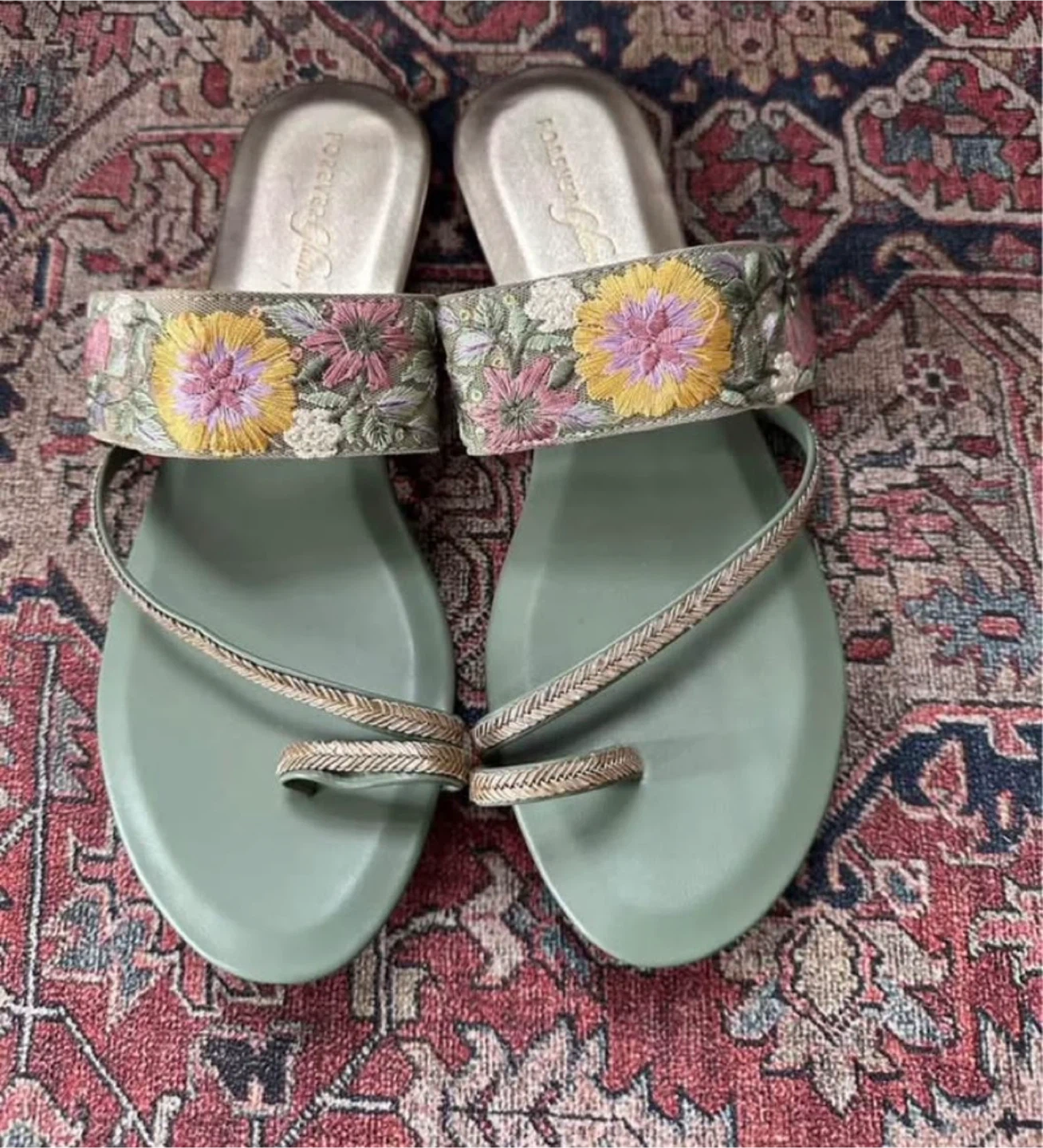 Forever 21 Embroidered Flat Sandals Size 38 - photo 3