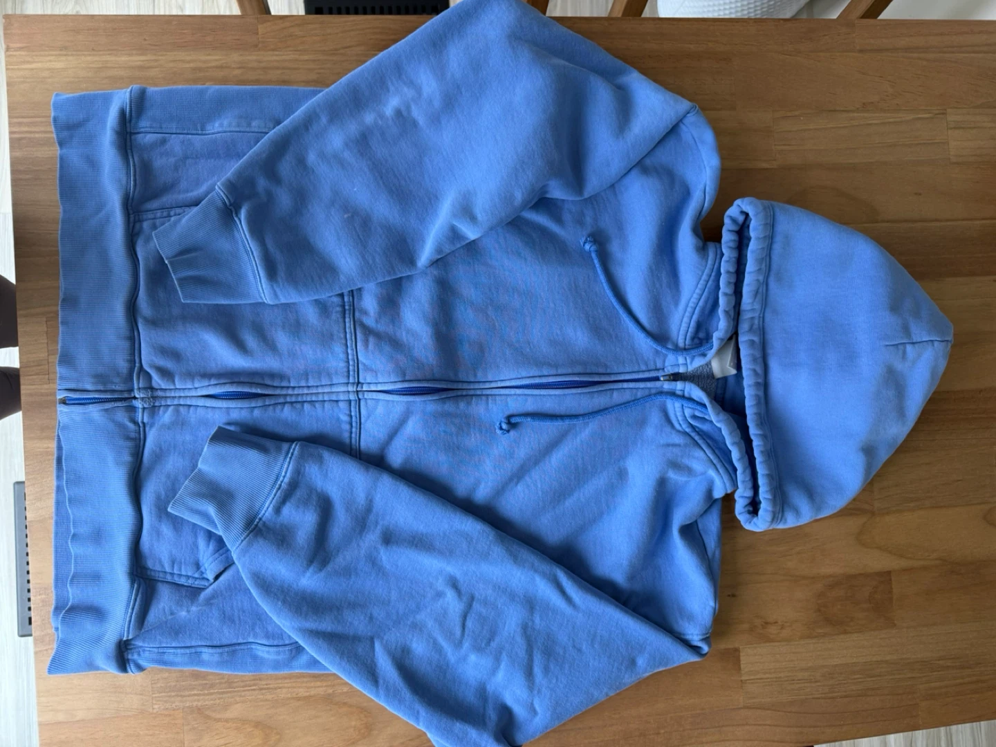 Bundle of 4 Aritzia Hoodies - photo 4