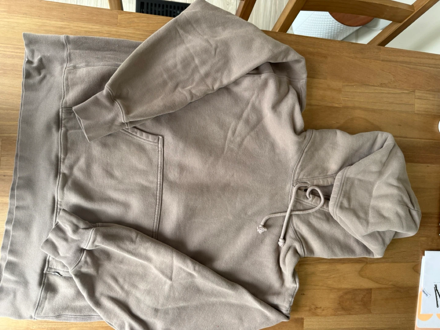 Bundle of 4 Aritzia Hoodies - photo 3